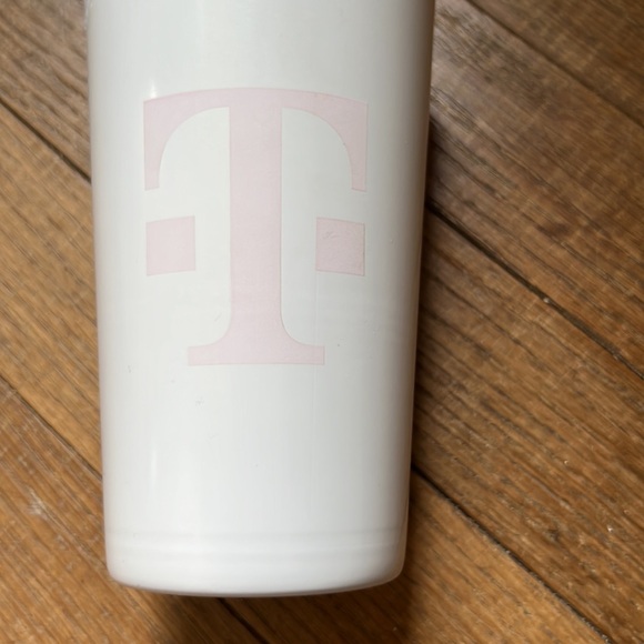 Brand New color changing T-Mobile Aluminum Tumbler, 2024 reusable - Picture 12 of 16